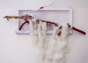 Llàgrimes als ulls, bastidor de fusta amb resina epoxi, 75x60cm