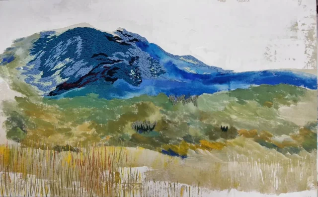 Quadre acabat!
"La muntanya blava"
Regal per la meva filla Laia, pels seus 20 anys de camí i de llum per a tots🥰
30 x 61 cm
Brodat i pintura sobre roba de  cotó
#segueixopintant #arttextil #pintantdenou
